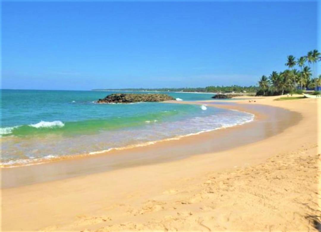 Sea Shell Villa Hikkaduwa 2 Separate Cabanas Ocean Front Villa Exteriör bild