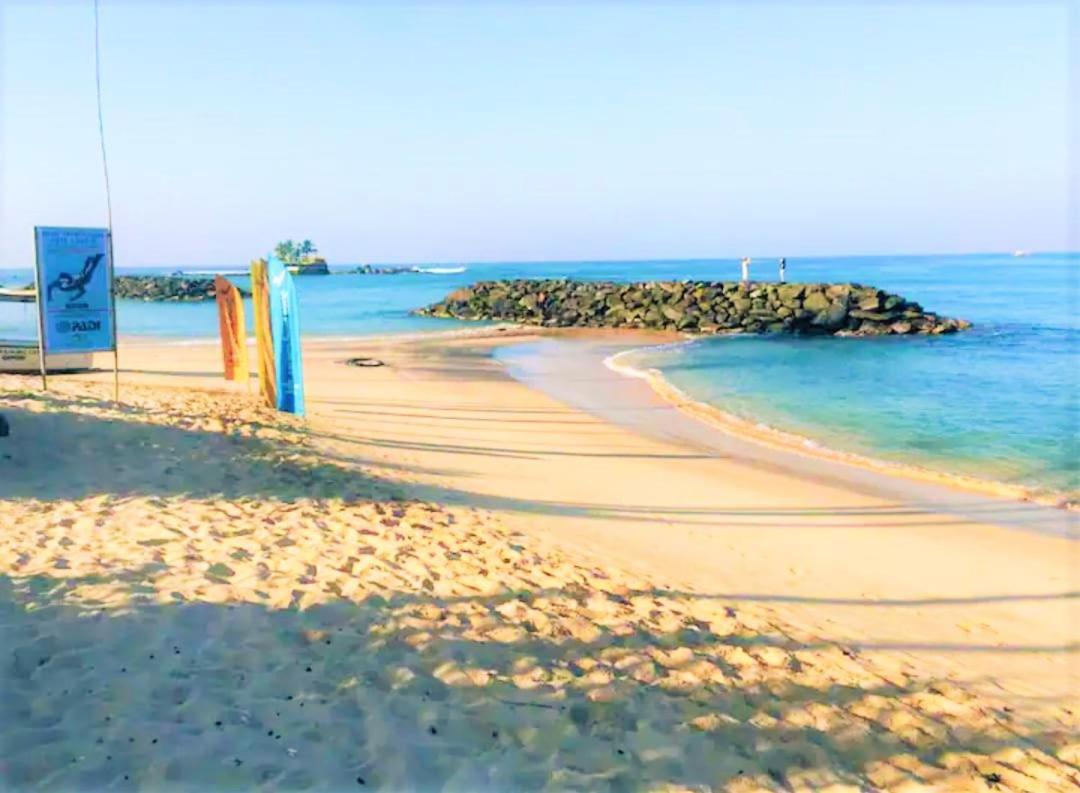 Sea Shell Villa Hikkaduwa 2 Separate Cabanas Ocean Front Villa Exteriör bild