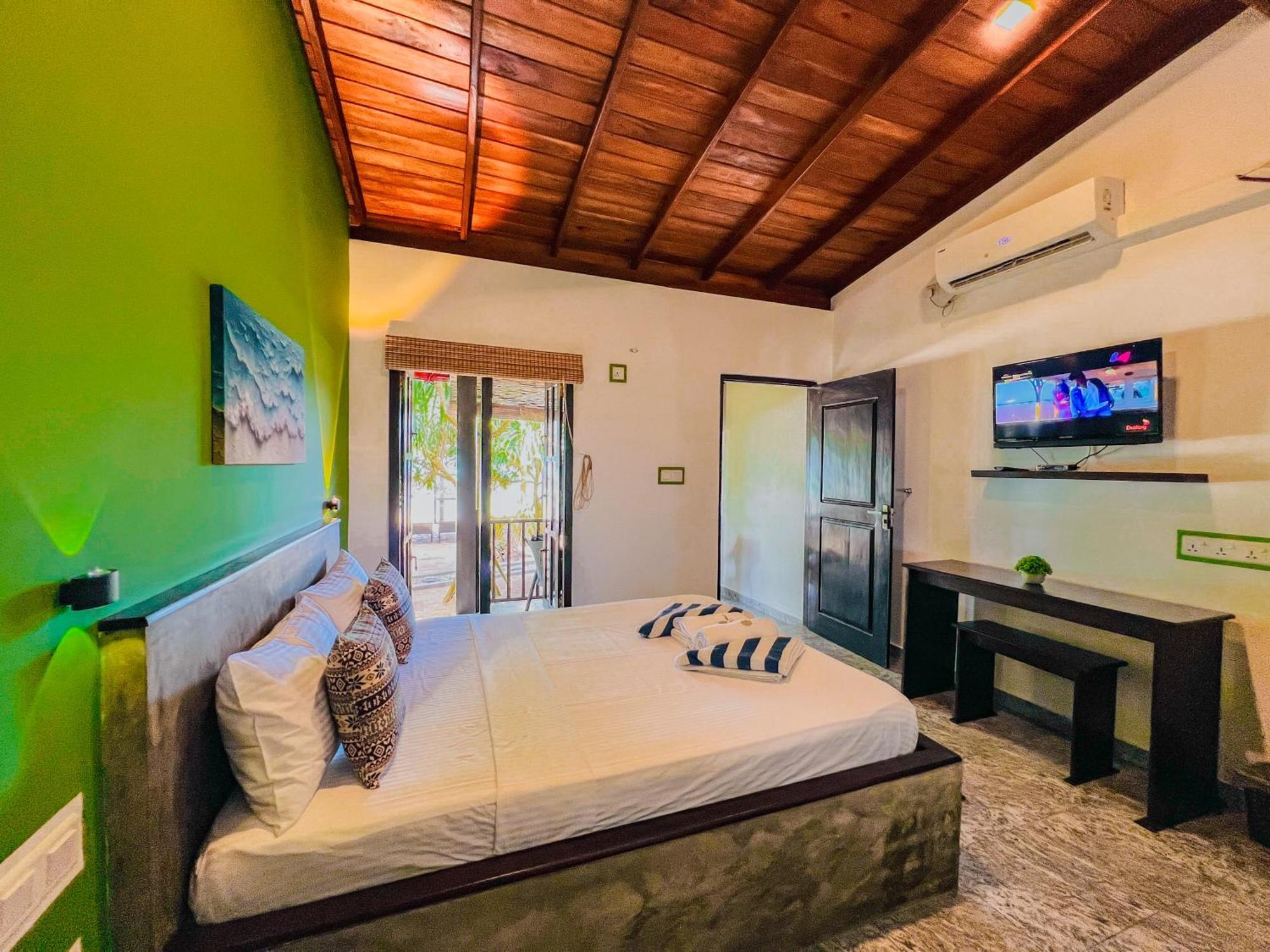 Sea Shell Villa Hikkaduwa 2 Separate Cabanas Ocean Front Villa Exteriör bild
